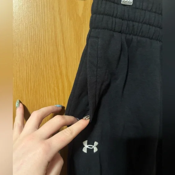 Womens Under Armour Black Sweatpants - Picture 2 of 4
